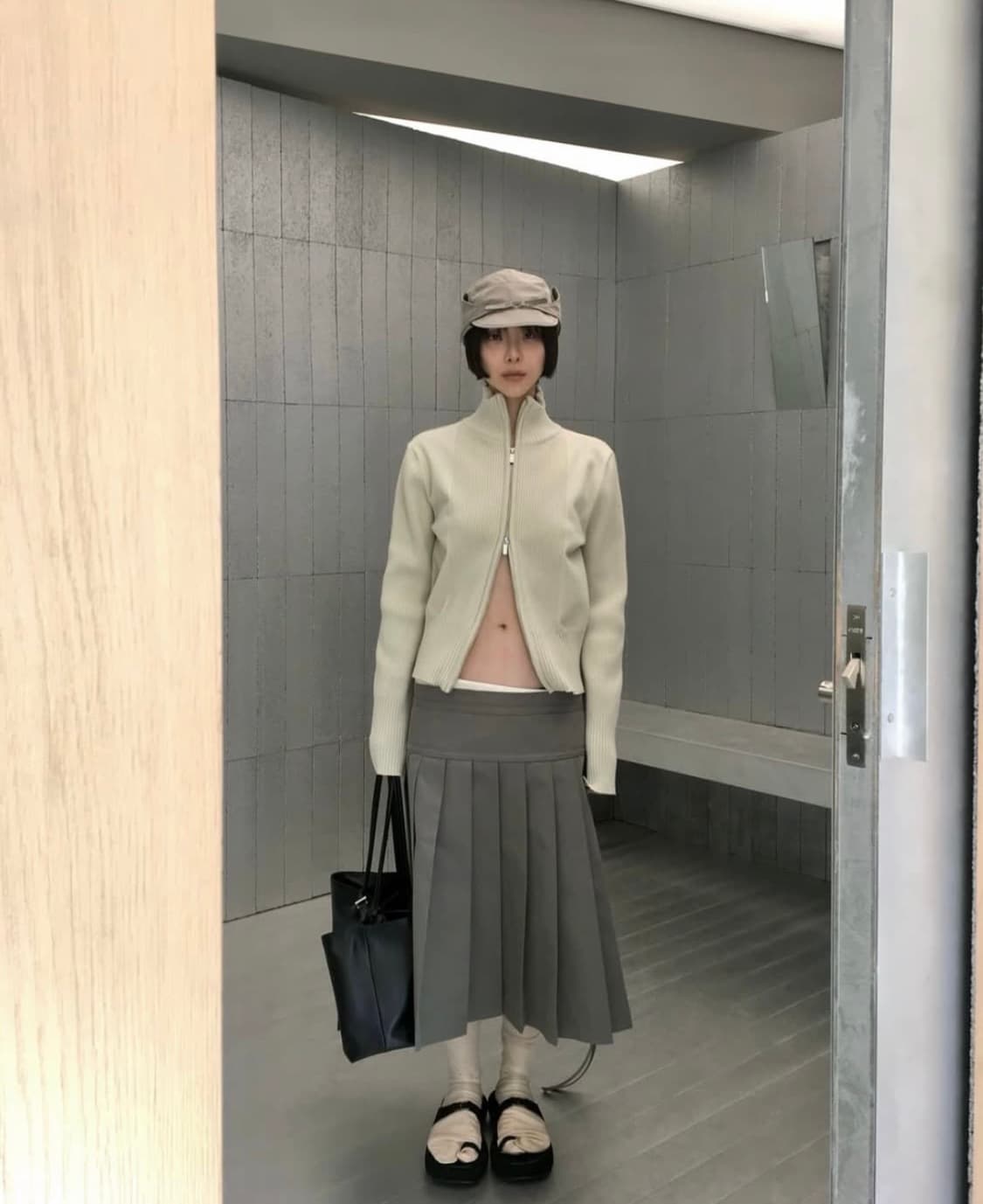 로우클래식  플리츠 스커트 카키 PLEATED ZIPPER SKIRT  상품이미지7