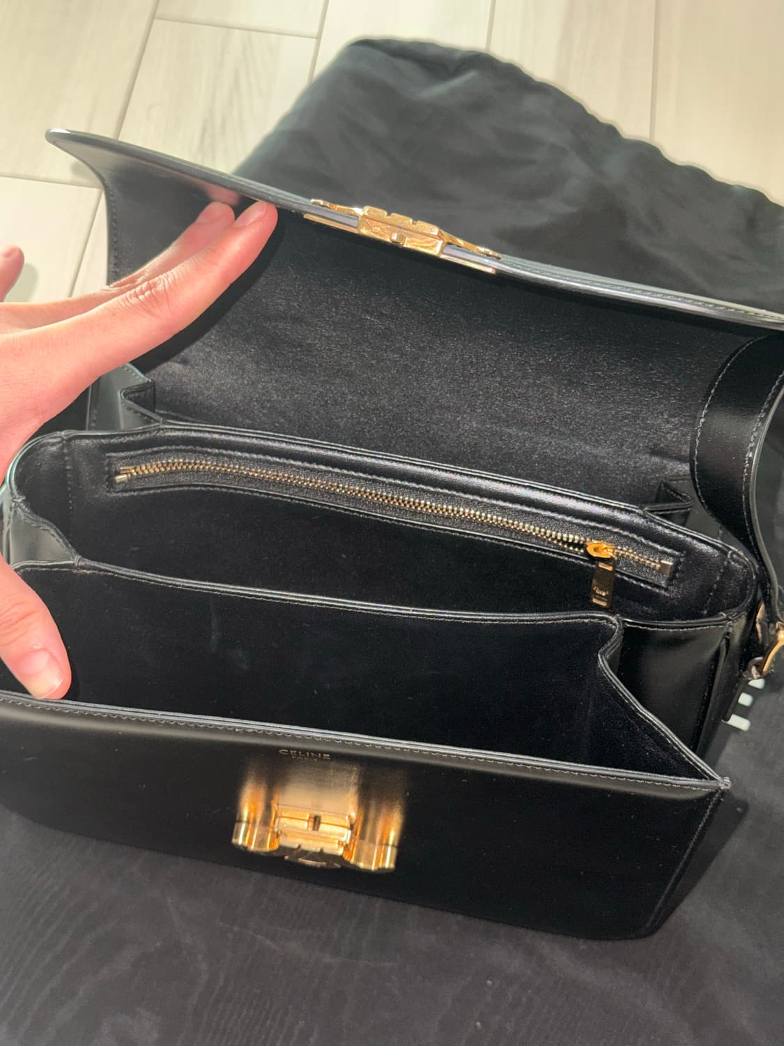 셀린느 트리옹프백 블랙 라지사이즈  상품이미지3