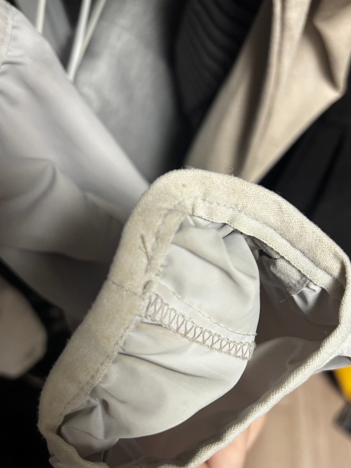 CUT-OUT WIND BREAKER (UNISEX) LIGHT GRAY 상품이미지4