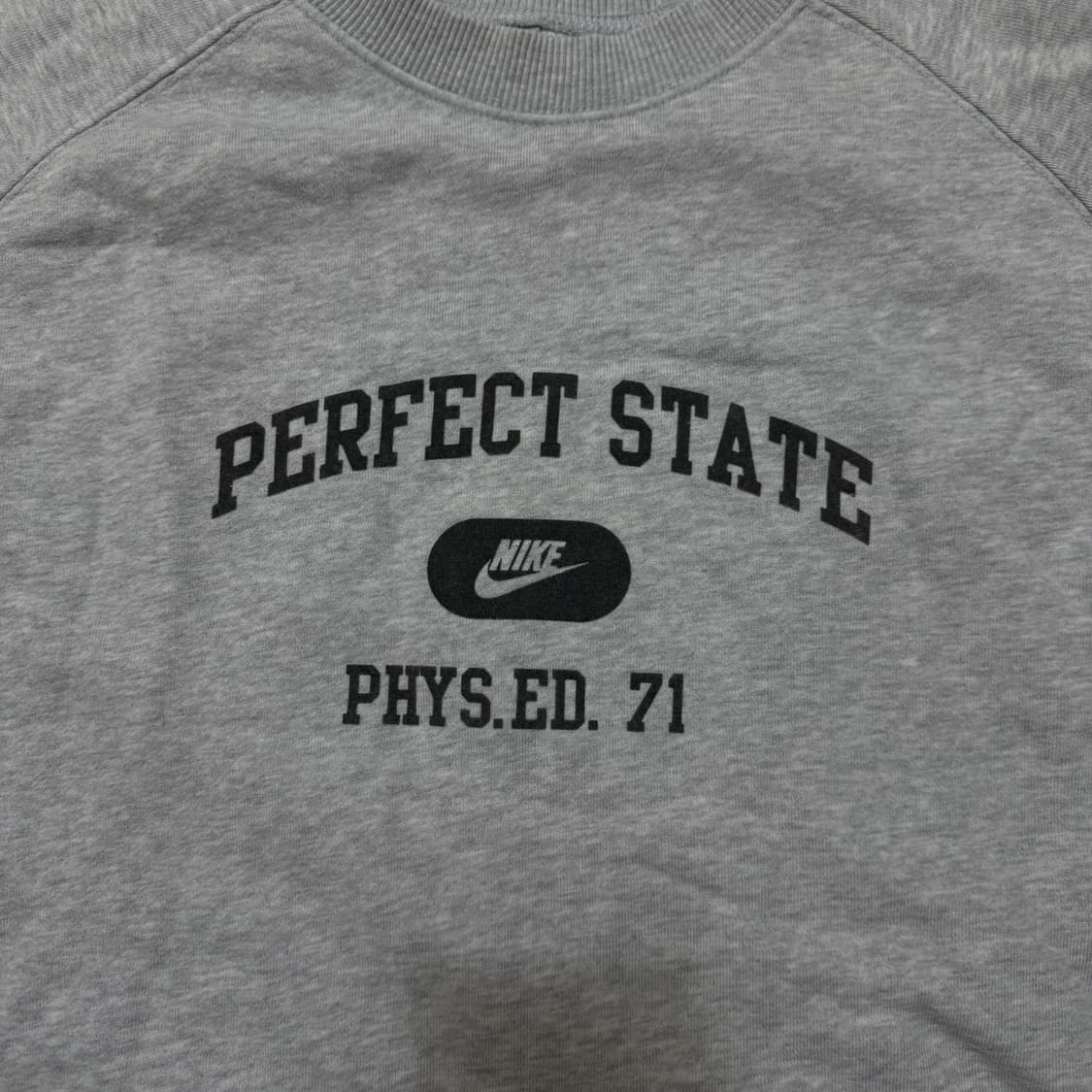 나이키 라운드 맨투맨  상품이미지3