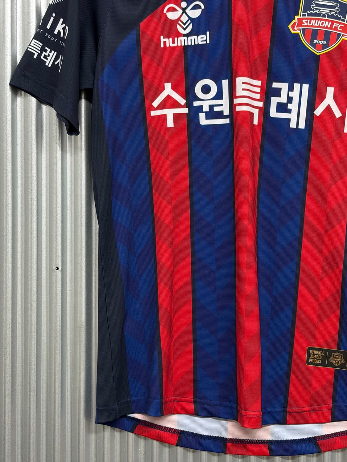 [M] 험멜 수원FC 공식 홈 유니폼 저지 네이비 레드 블루 6.9 상품이미지4