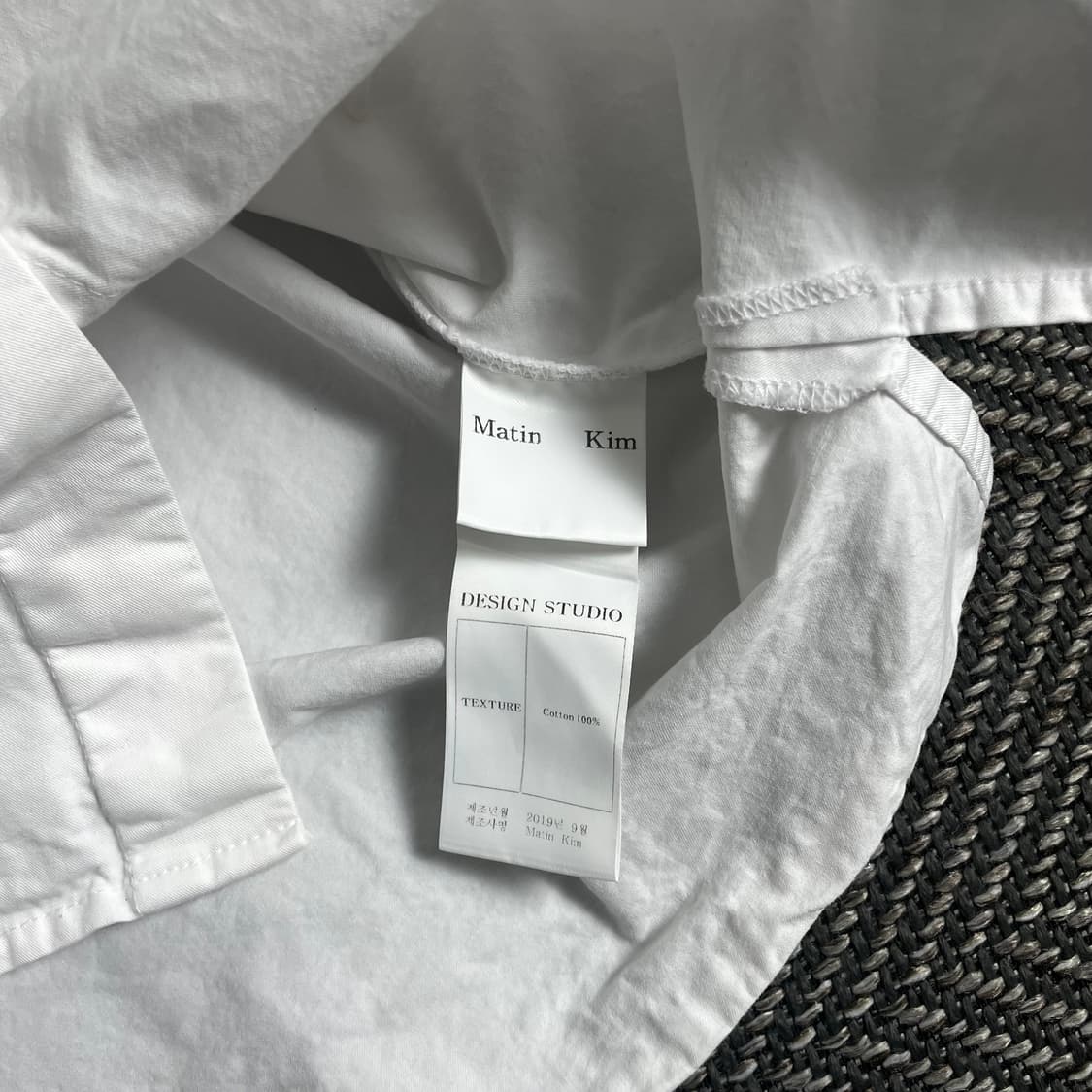 마뗑킴 히든 버튼 크롭 화이트 셔츠 y 3618 상품이미지7
