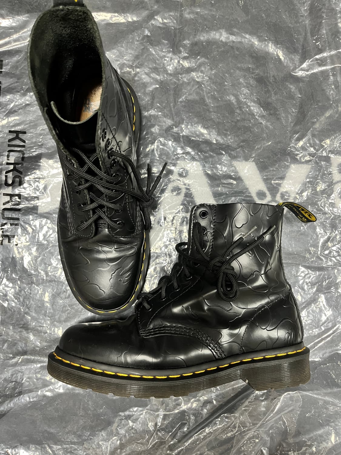 닥터마틴 베이프 콜라보 1460 파스칼 블랙 상품이미지1