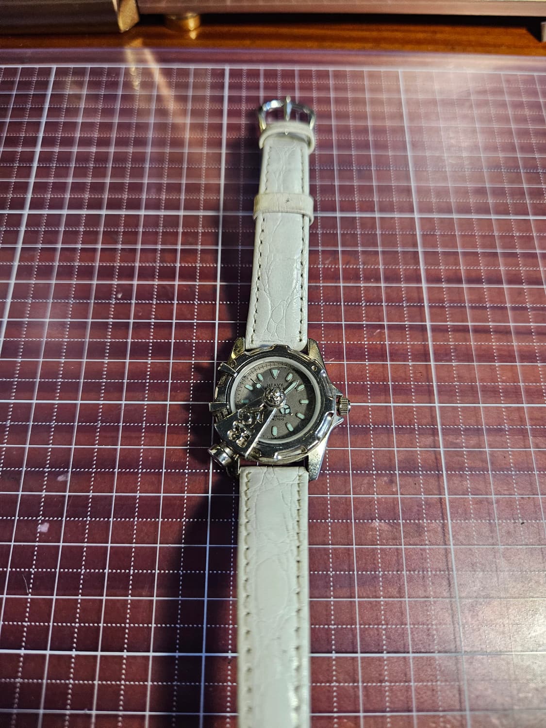 빈티지 스위스 쿼츠 무브먼트 헤비메탈 화이트 가죽 여성 손목시계 상품이미지3