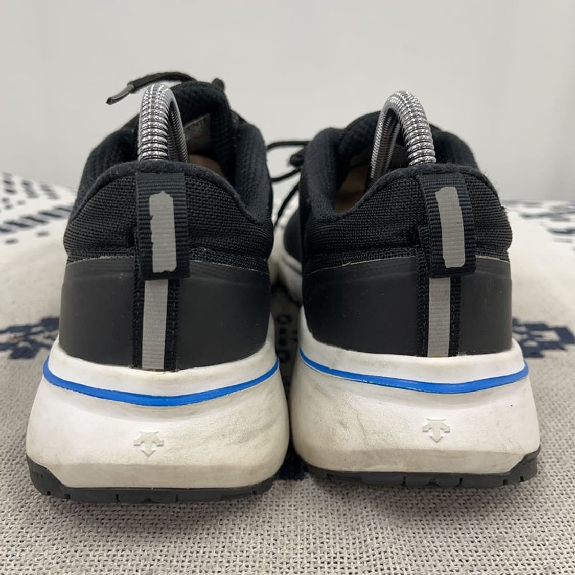 데상트 캐주얼 블랙 런닝화 운동화 235 X00663 상품이미지2