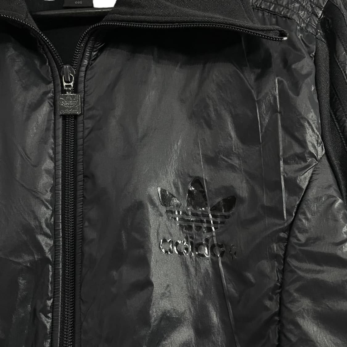 아디다스 올블랙 유광 유로파 트랙탑 상품이미지5