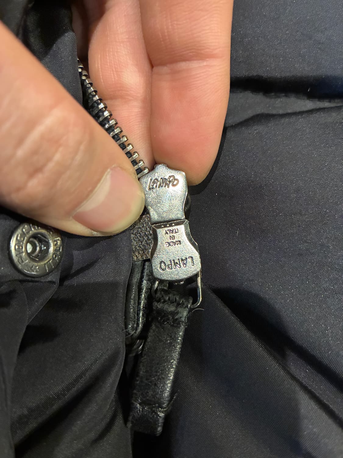 M) 버버리 다운 롱패딩 코트 블랙 상품이미지4