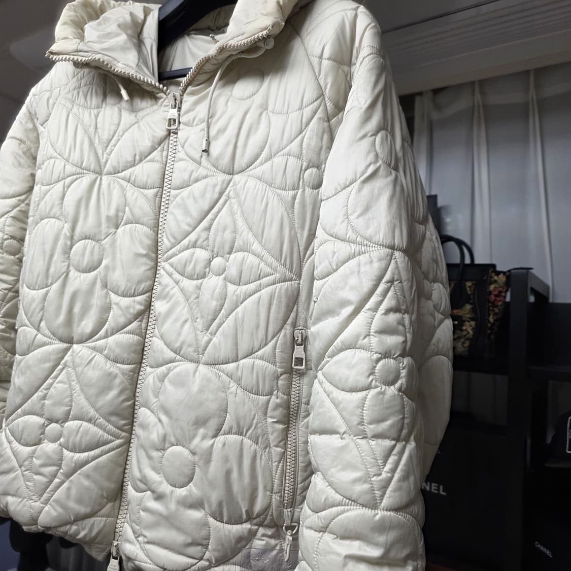 {클로젯}[52][백화점판]루이비통 플라워 퀄팅 패딩 자켓 상품이미지2