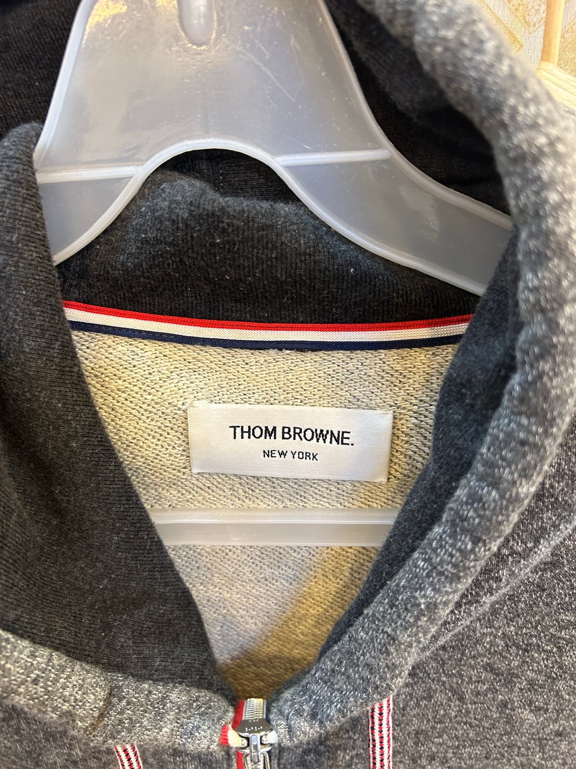 4/105 정품 톰브라운 후드집업 팝니다 상품이미지2