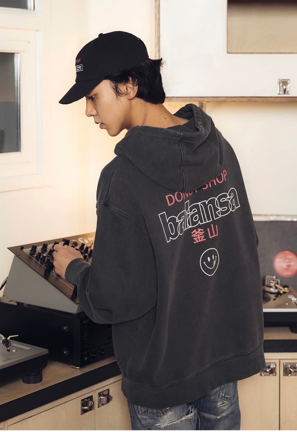 노티드 x 발란사 피그먼트 후드 블랙 상품이미지3