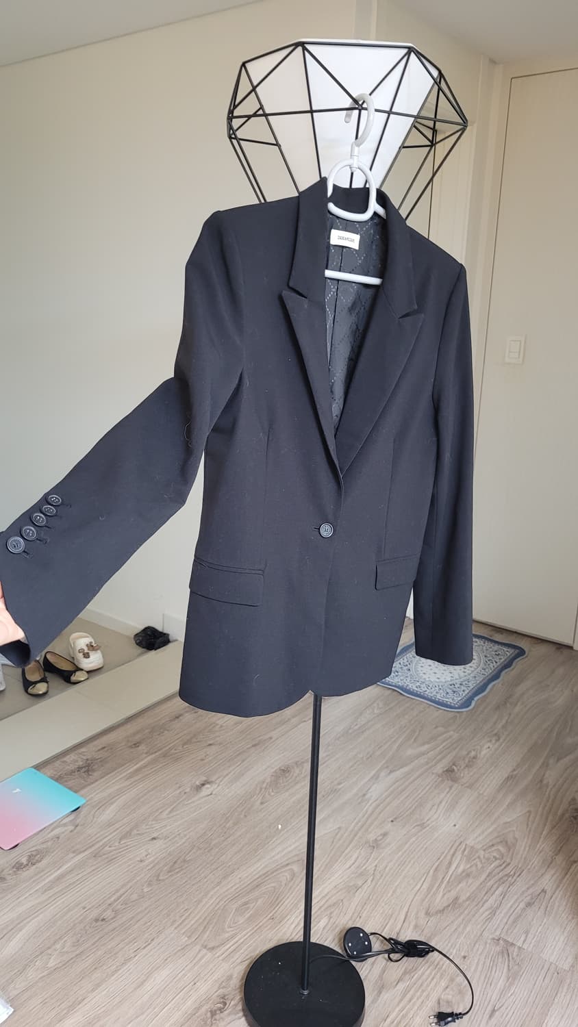 Zadig & Voltaire 자딕앤볼테르 블랙 해골 포인트 블레이저 상품이미지3