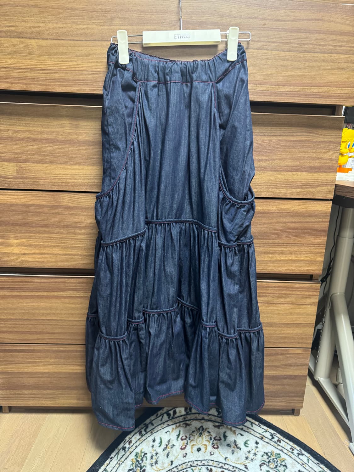 로액슈얼 레드 스티치 데님 티어드 스커트 상품이미지5