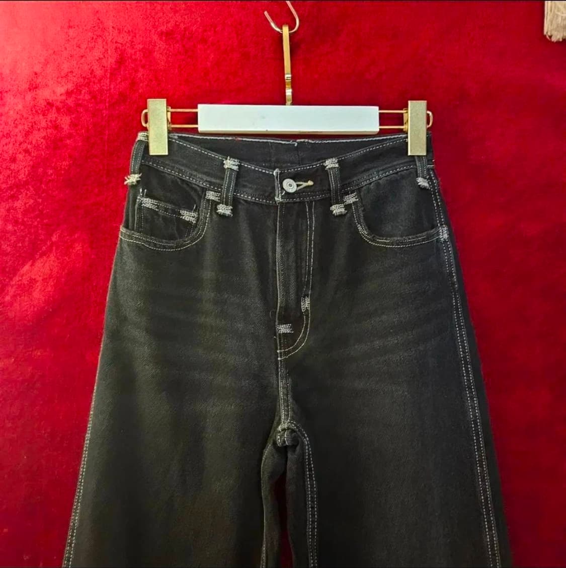 리바이스(Levis) 레드탭 슬림 일자 블랙 생지 데님 팬츠 상품이미지4