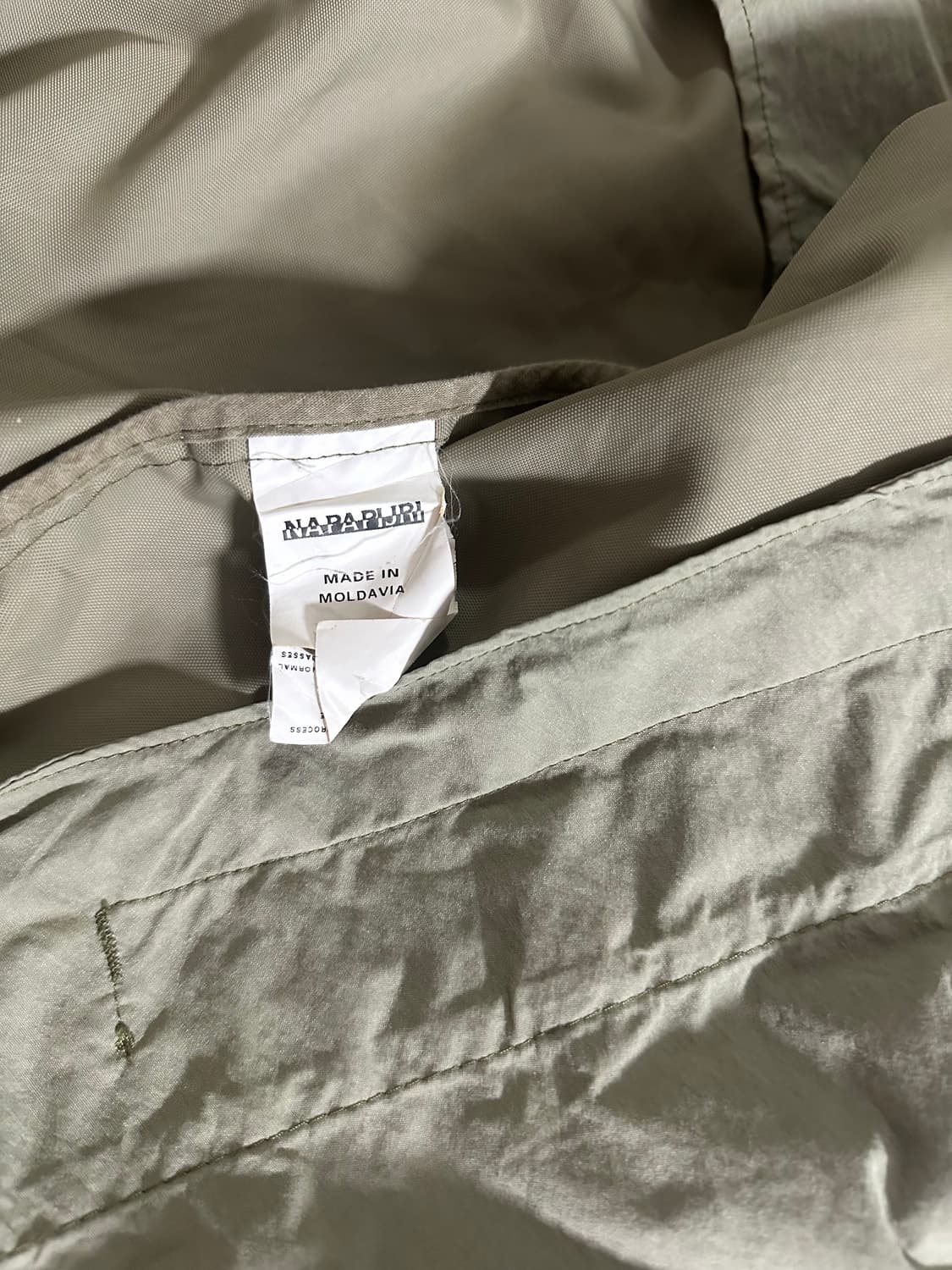 NAPAPIJRI 스톤 워시드 바람막이 자켓 상품이미지7