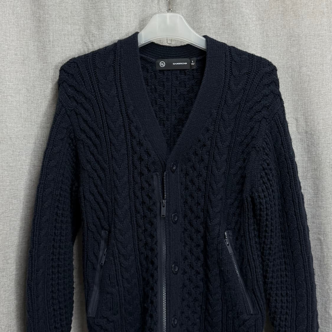 [FREE] GU x 언더커버 콜라보 케이블 가디건 니트 상품이미지3