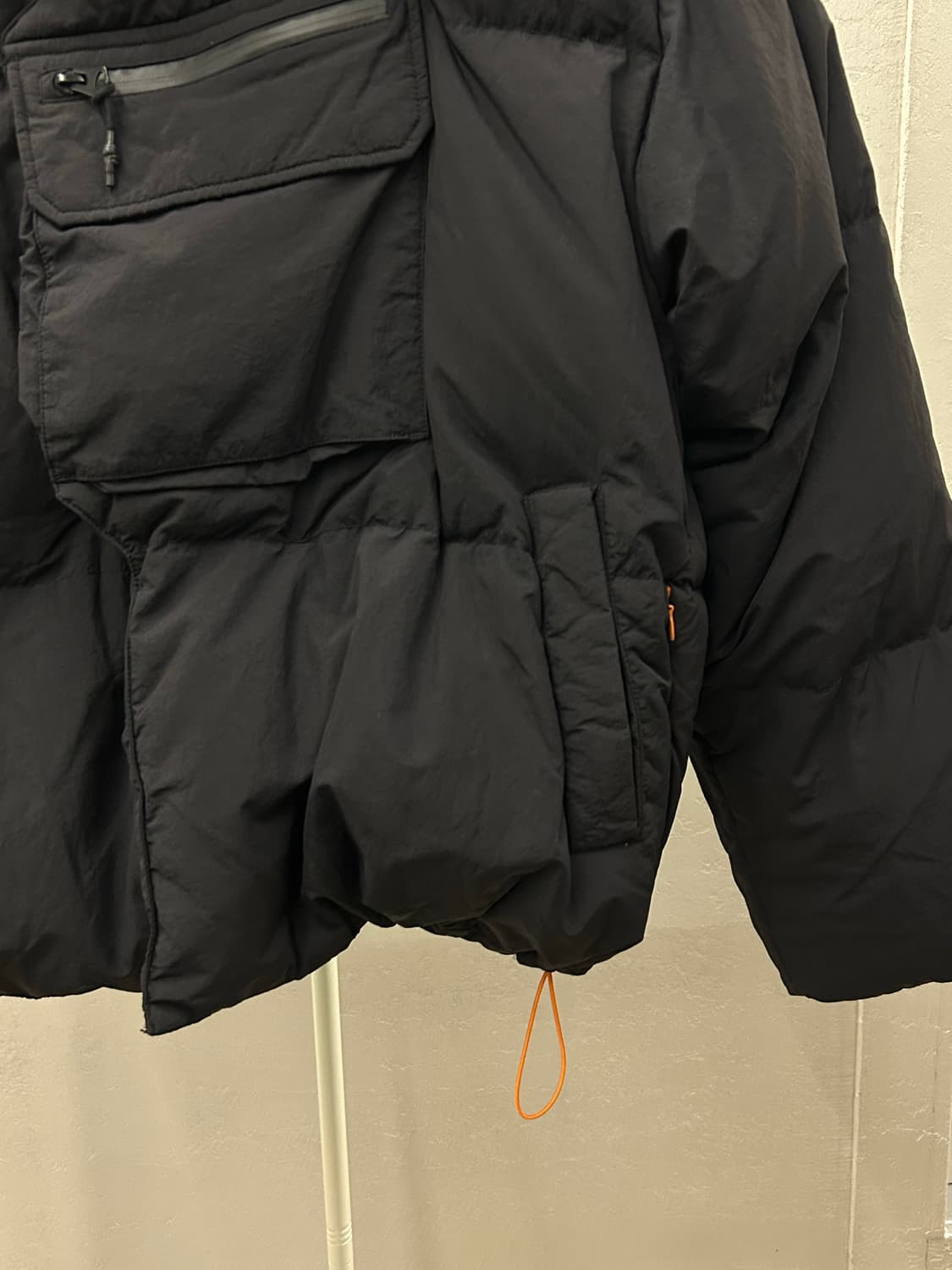 커스텀멜로우 블랙 하이넥 구스 다운 패딩 점퍼 상품이미지9