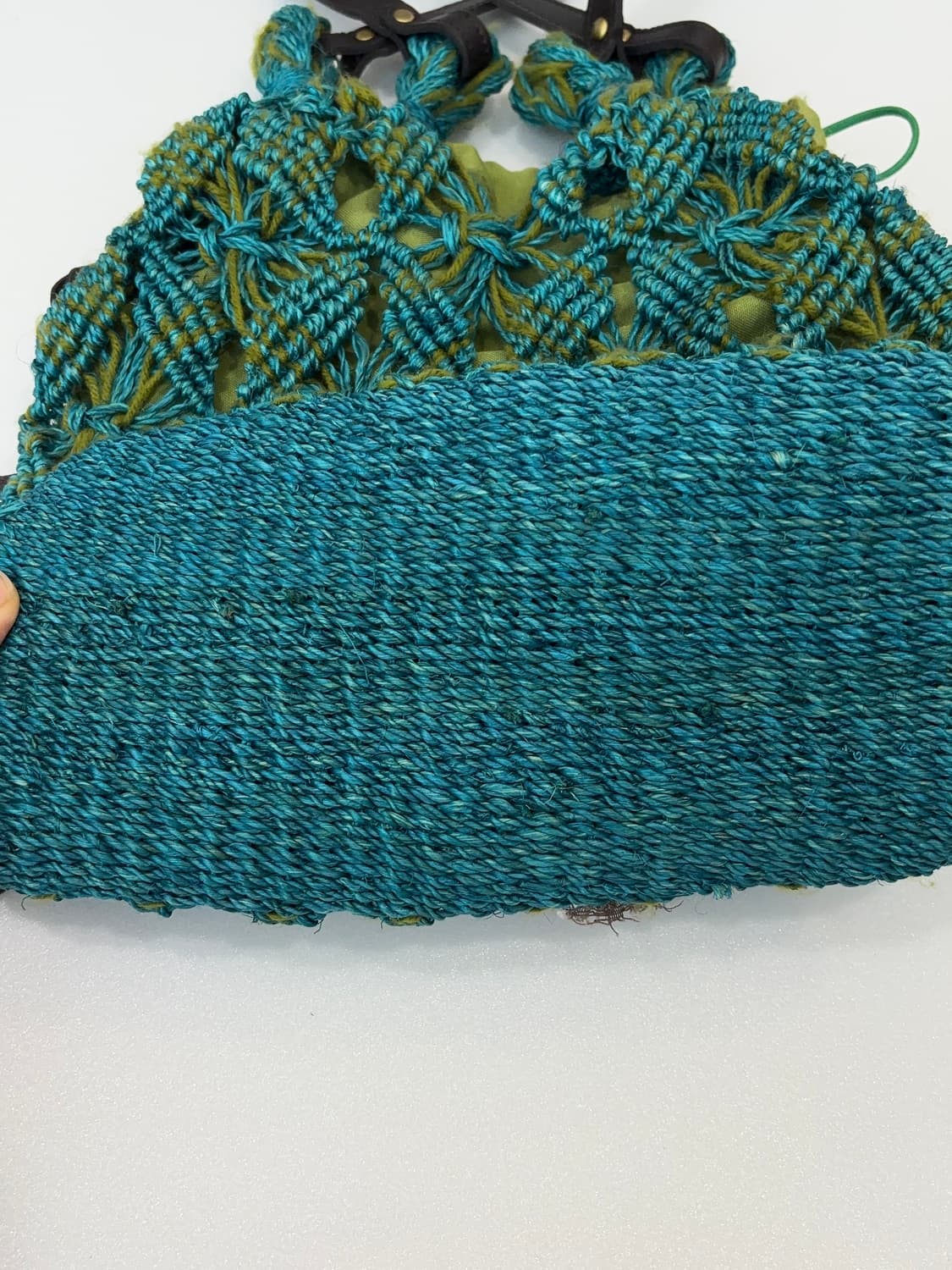 그린 보헤미안 코사지 니트 파우치 백 상품이미지9