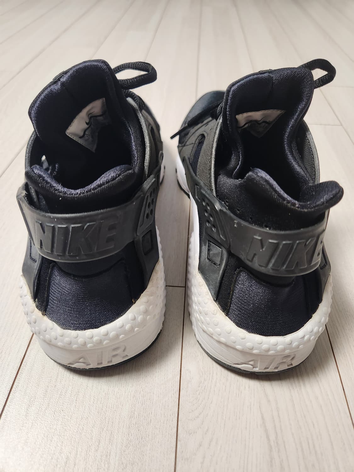 나이키 운동화 허라치 런 634835-006 사이즈280(270-275추 상품이미지4