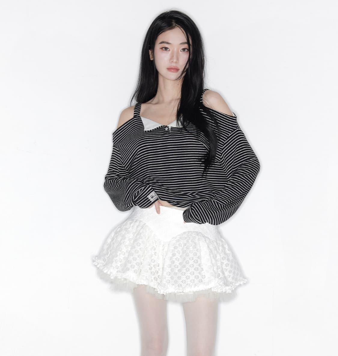 더티스 소프트 셔링 오츠숄더 스트라이프 티셔츠 블랙 상품이미지1