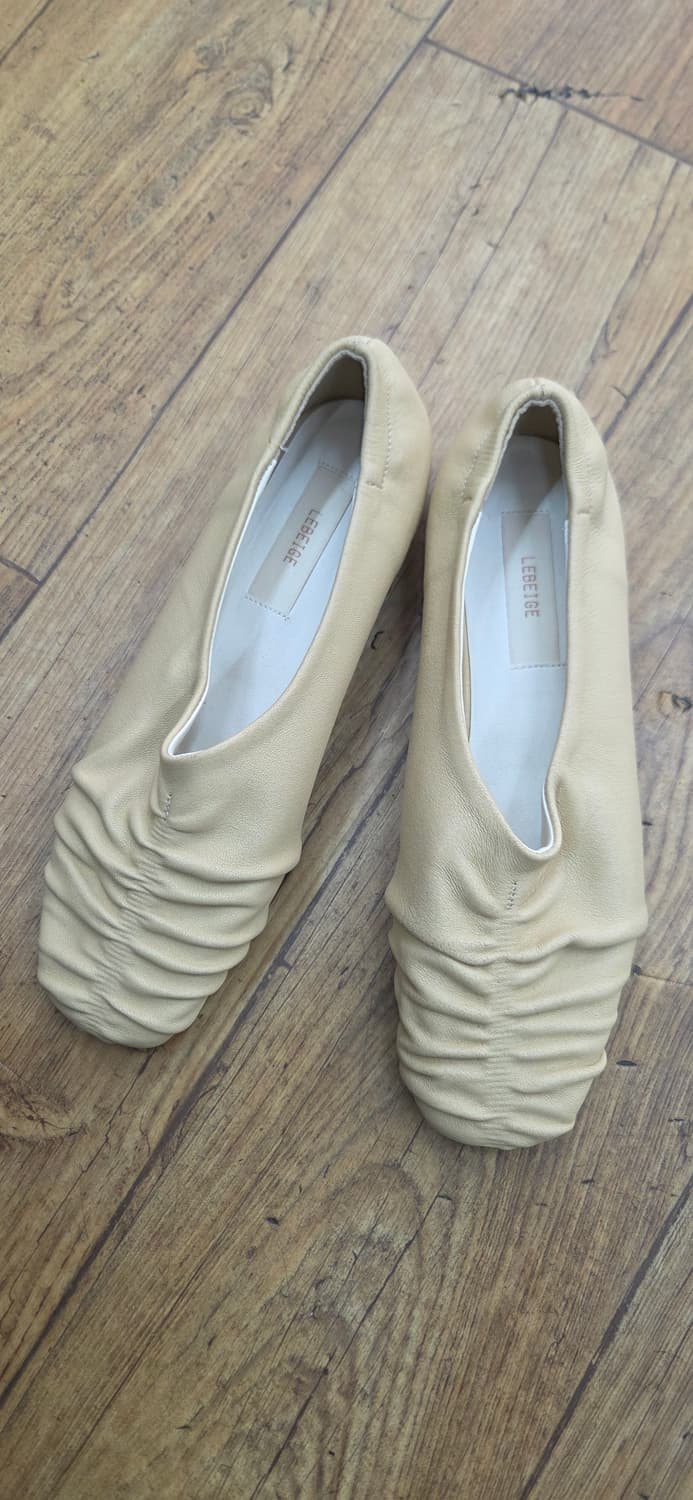 르베이지 플랫슈즈 ㅡ새상품  상품이미지1