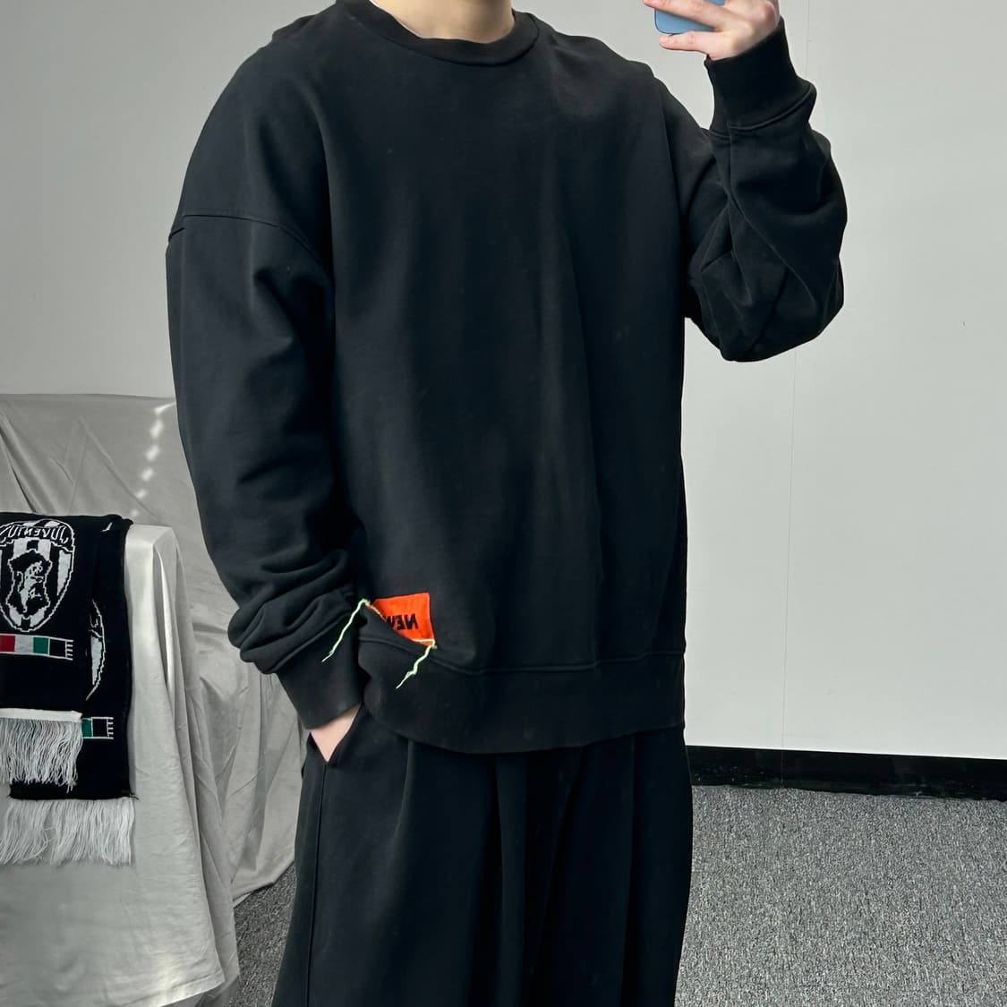 솔리드옴므 코튼 루즈핏 스웻셔츠 상품이미지4