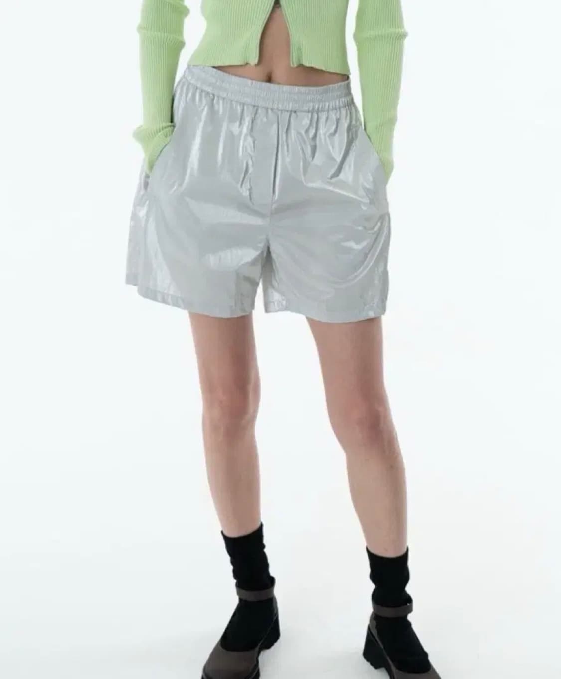 아모멘토 실버 포일 팬츠 상품이미지1