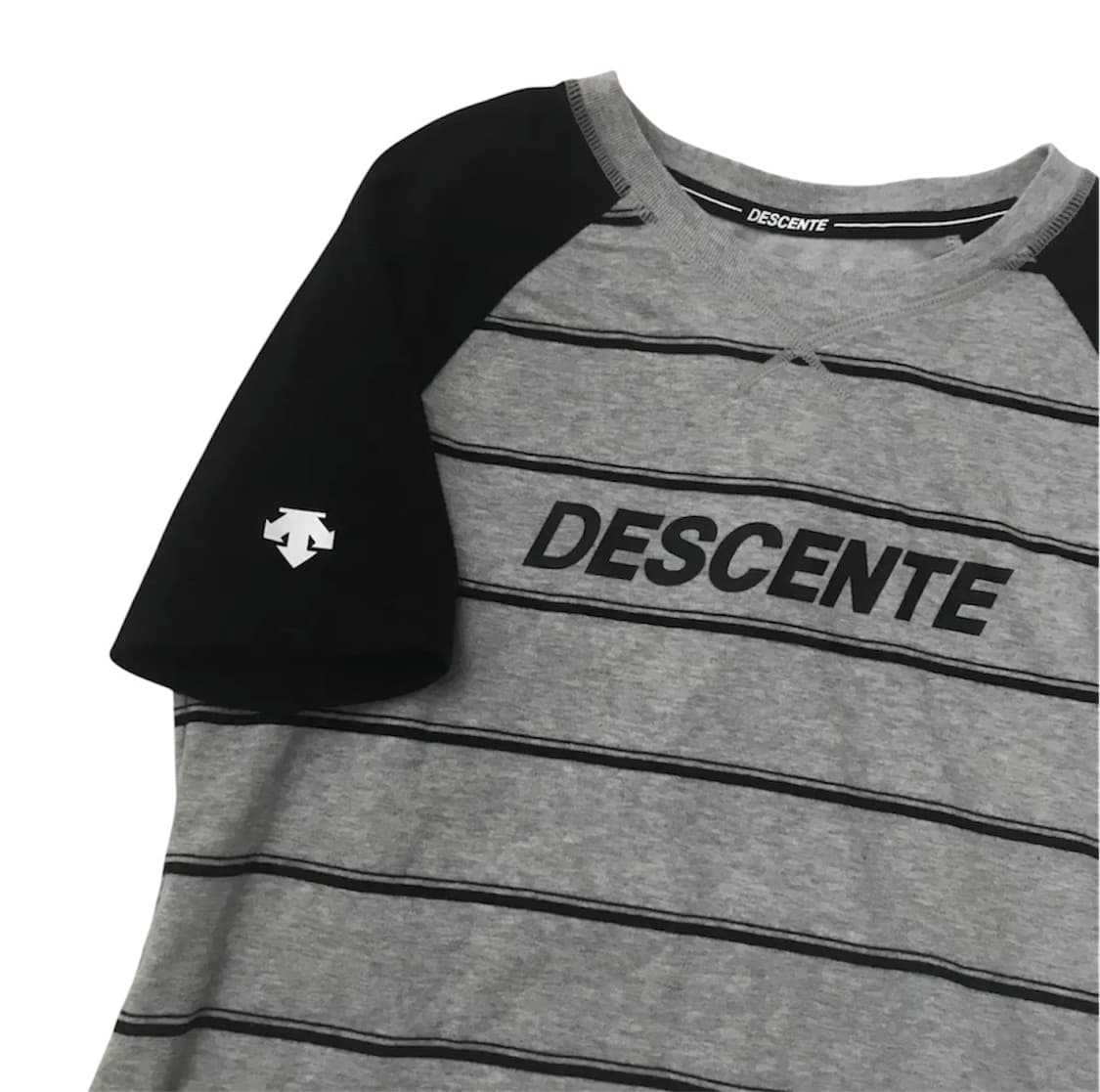 데상트 반팔 T 상품이미지2