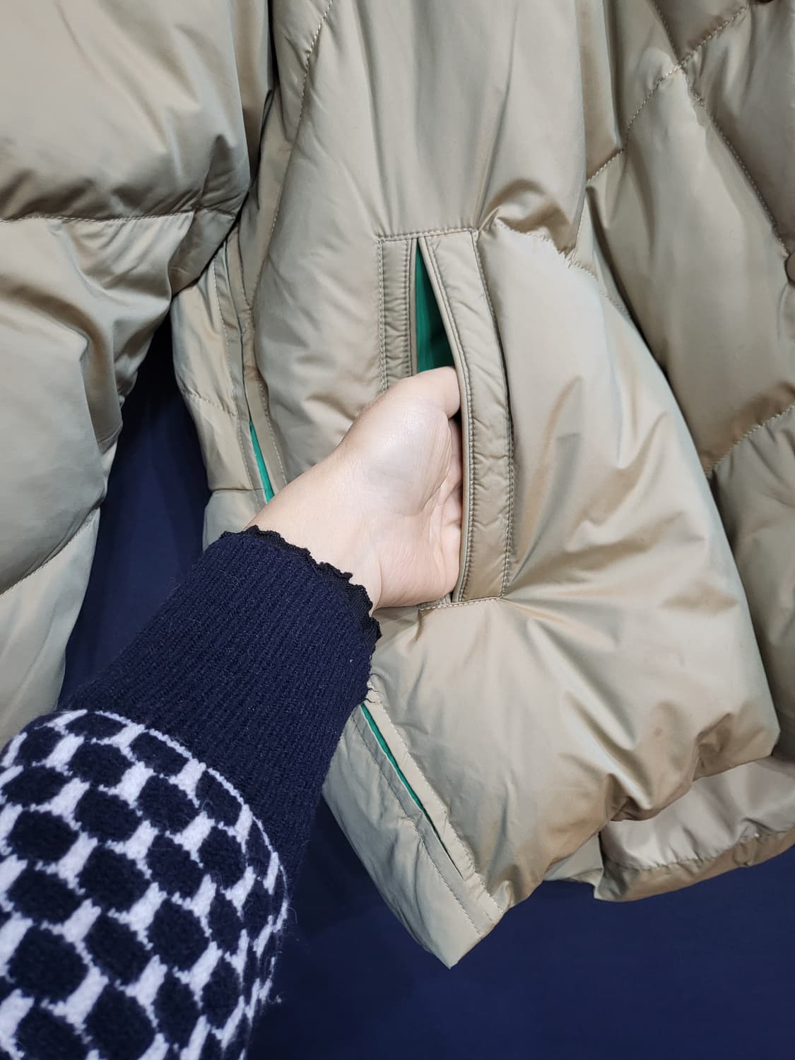 구스다운 후드패딩 상품이미지4