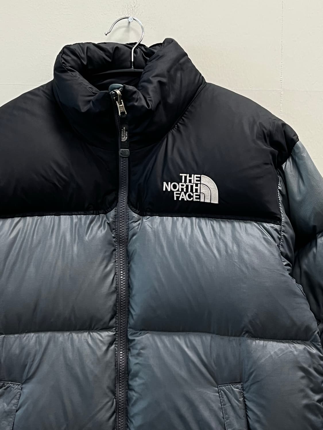 노스페이스 700필 1996 eco 눕시 구스 다운 자켓 그레이 상품이미지3