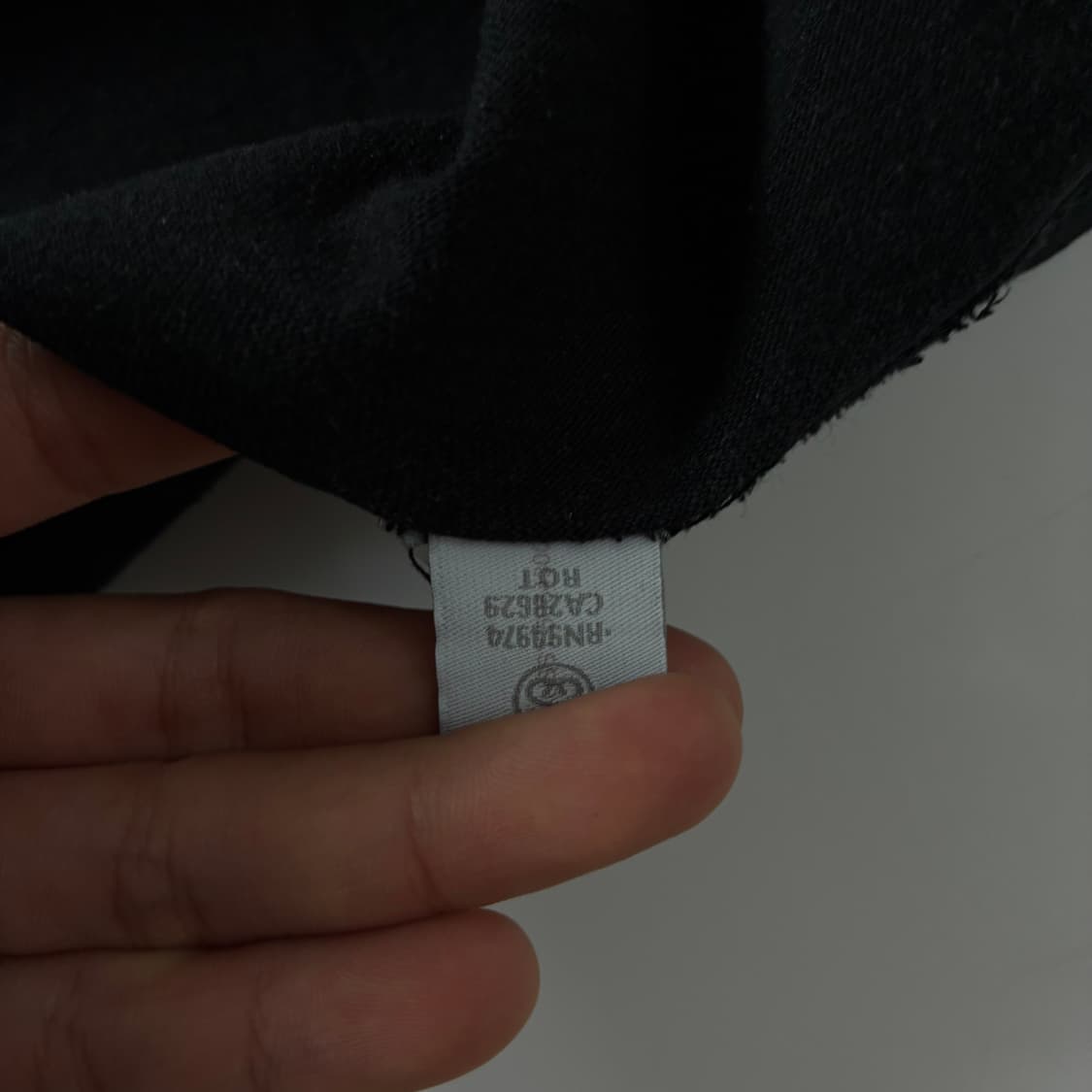 Stussy  스투시 베이직 스몰로고 블랙 반팔티  상품이미지5