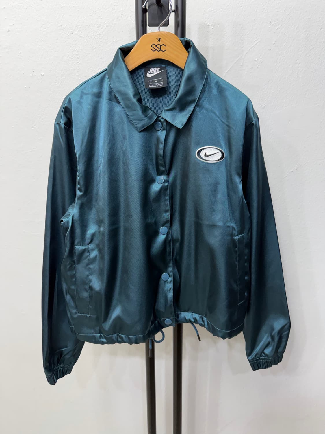 정품) 나이키 여성 루즈핏 크롭 바람막이 자켓 M 상품이미지1