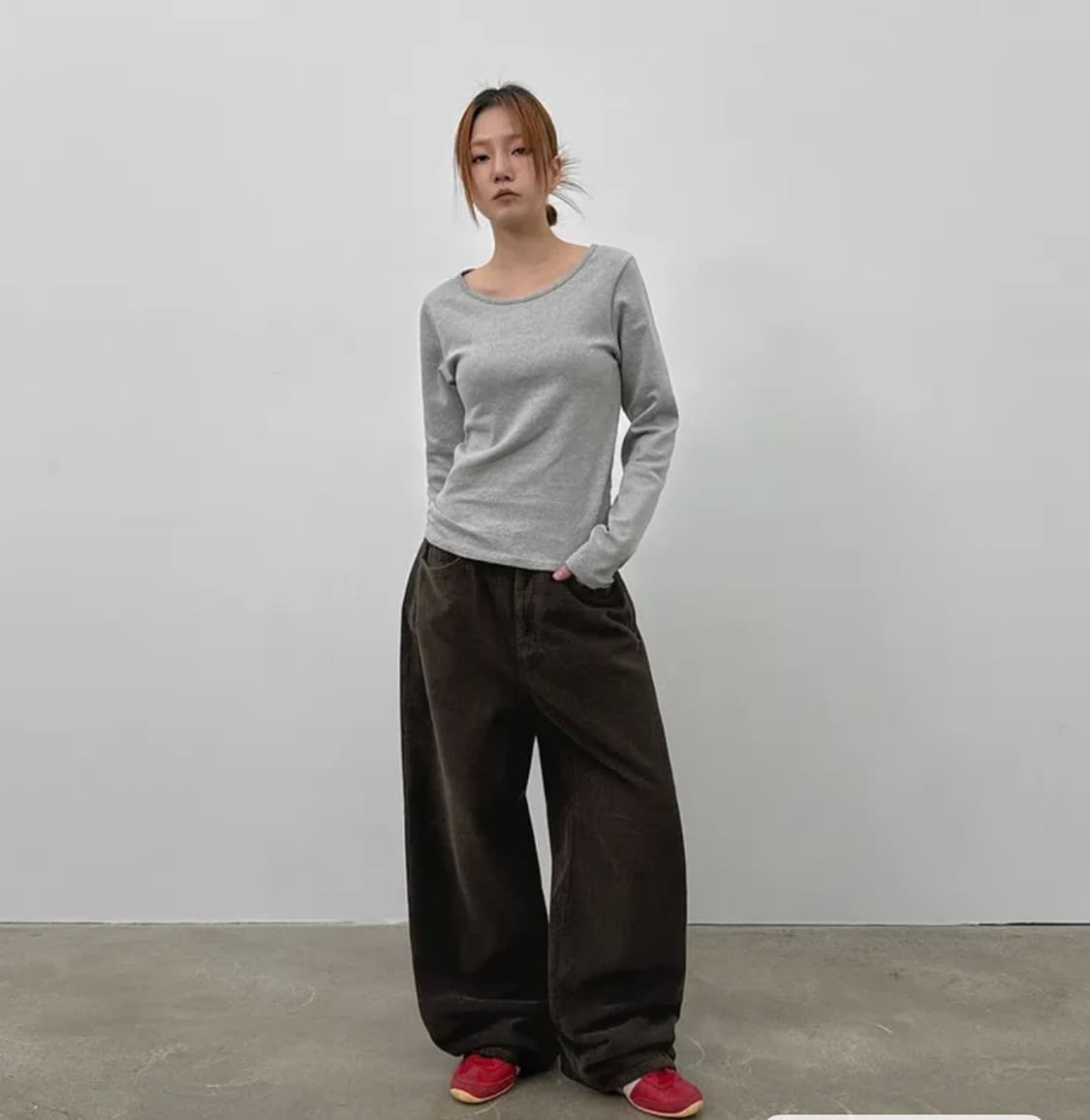 블랙업 웨이그 헤비기모 유넥 긴팔티 블랙 상품이미지1