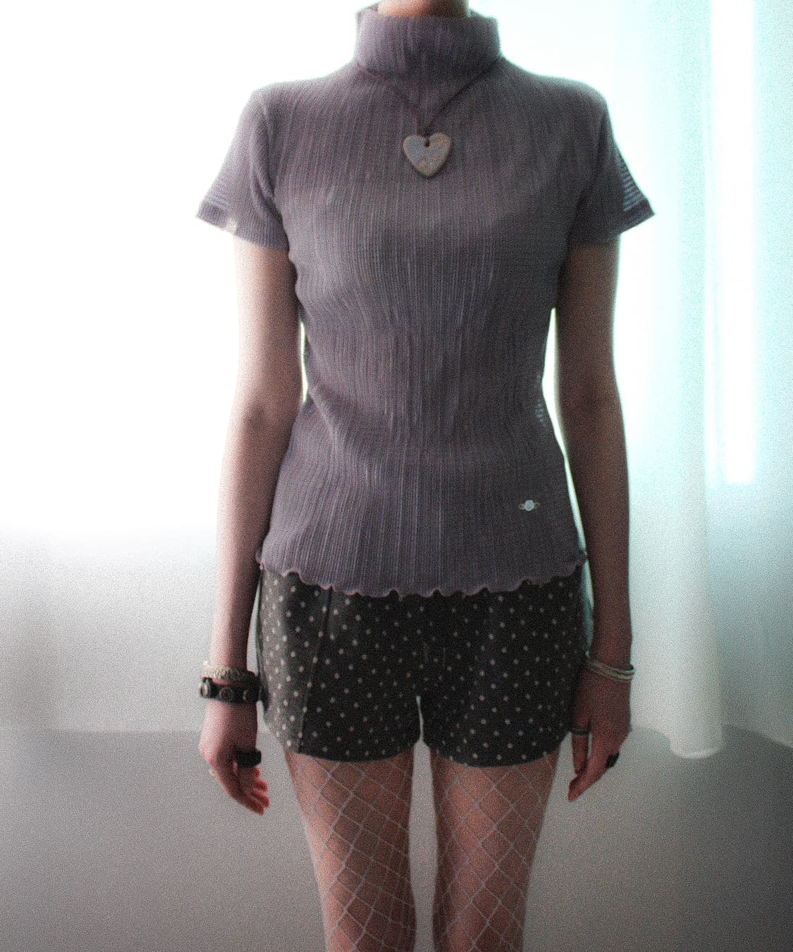 eessay 에세이 무스 모크넥 탑 MOUSSE MOCK NECK TOP 상품이미지1