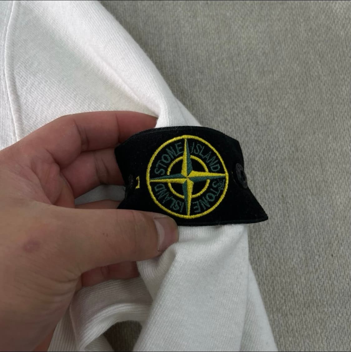 스톤아일랜드 맨투맨 화이트 상품이미지3