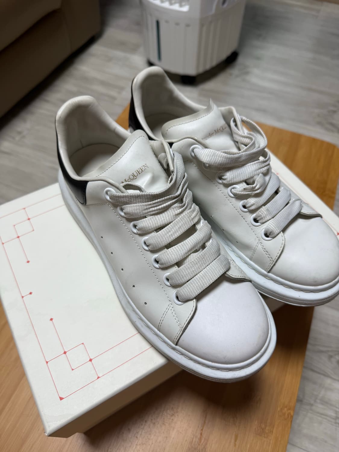 알렉산더 맥퀸 오버솔 41size 상품이미지1