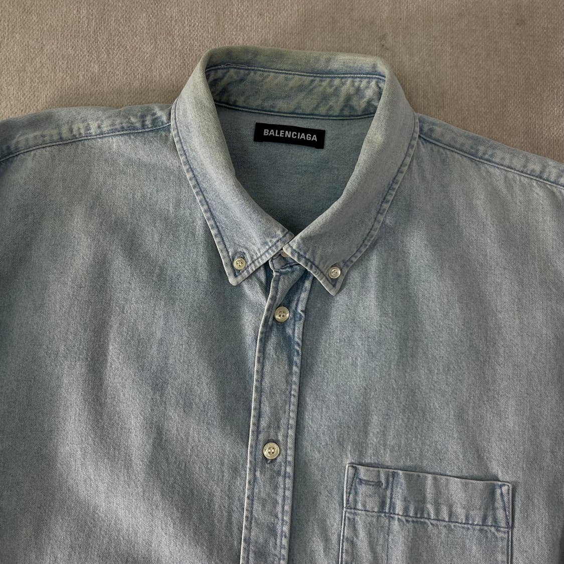 105 발렌시아가 19SS 백로고 데님 셔츠 상품이미지3