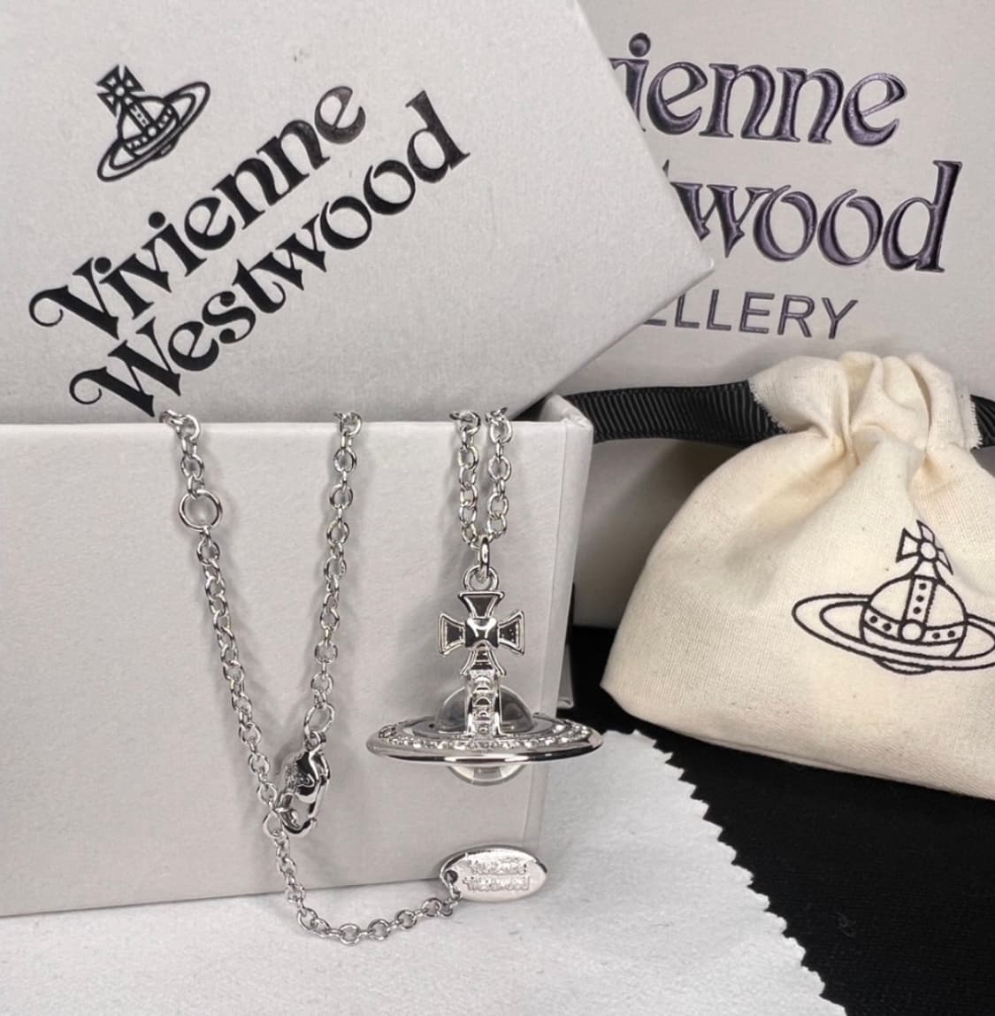 비비안 웨스트우드 아카이브 화이트 크리스탈 orb 팬던트 목걸이 상품이미지2