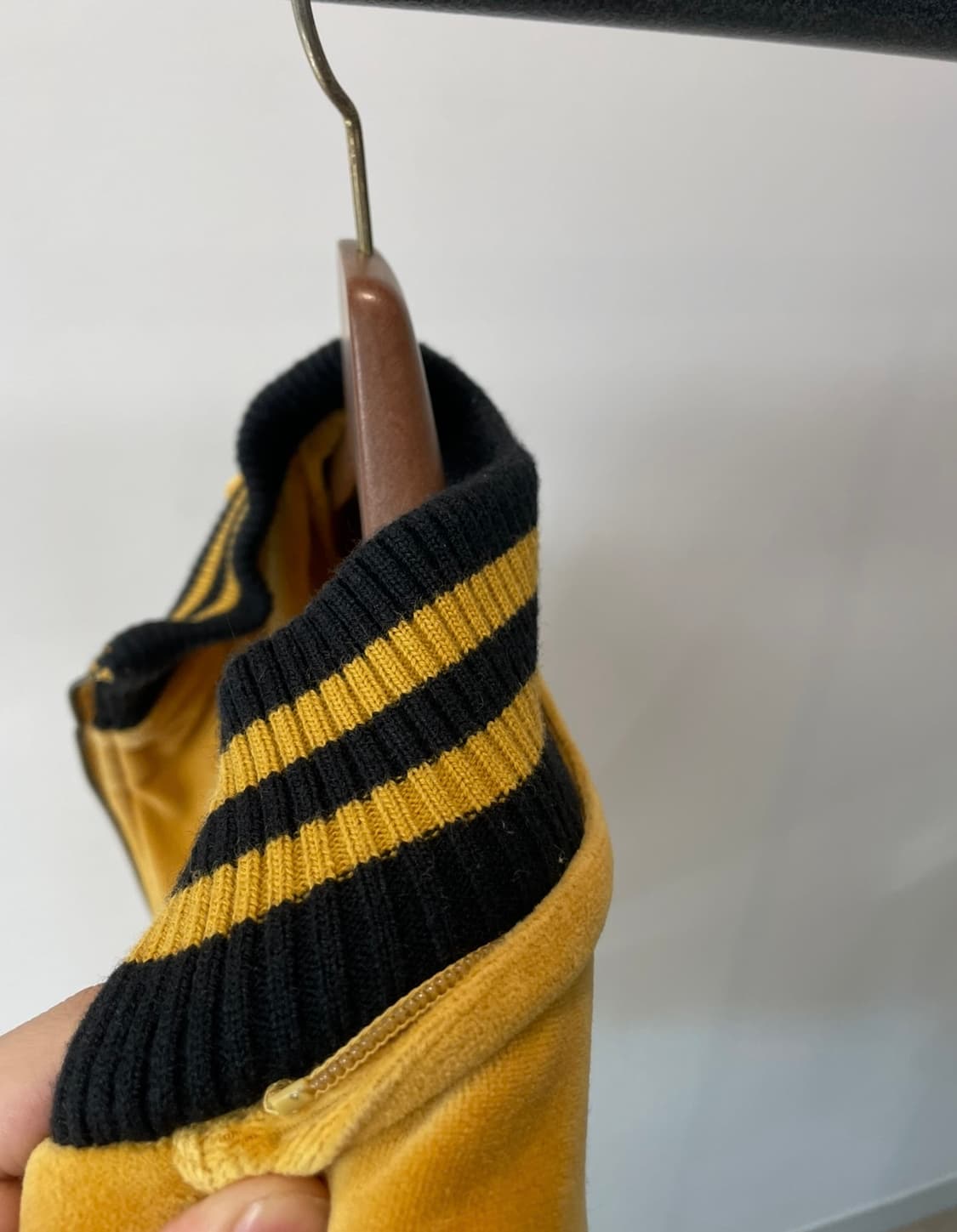 (100) crux 크럭스 런던 타이포 옐로우 자켓 상품이미지6