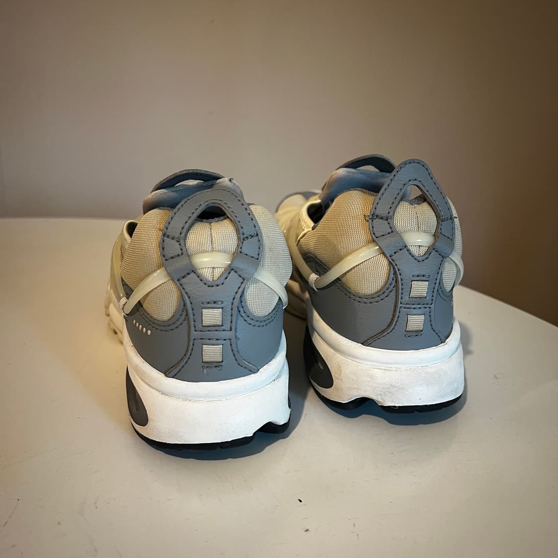 나이키 에어 쿠키니 라탄 앤 파티클 그레이  상품이미지3