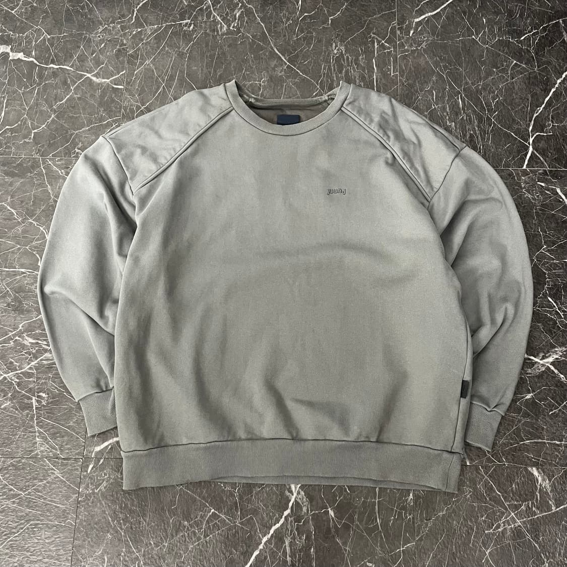 JUUN.J 준지 20FW 엠브로이더리 레터링 맨투맨 상품이미지4