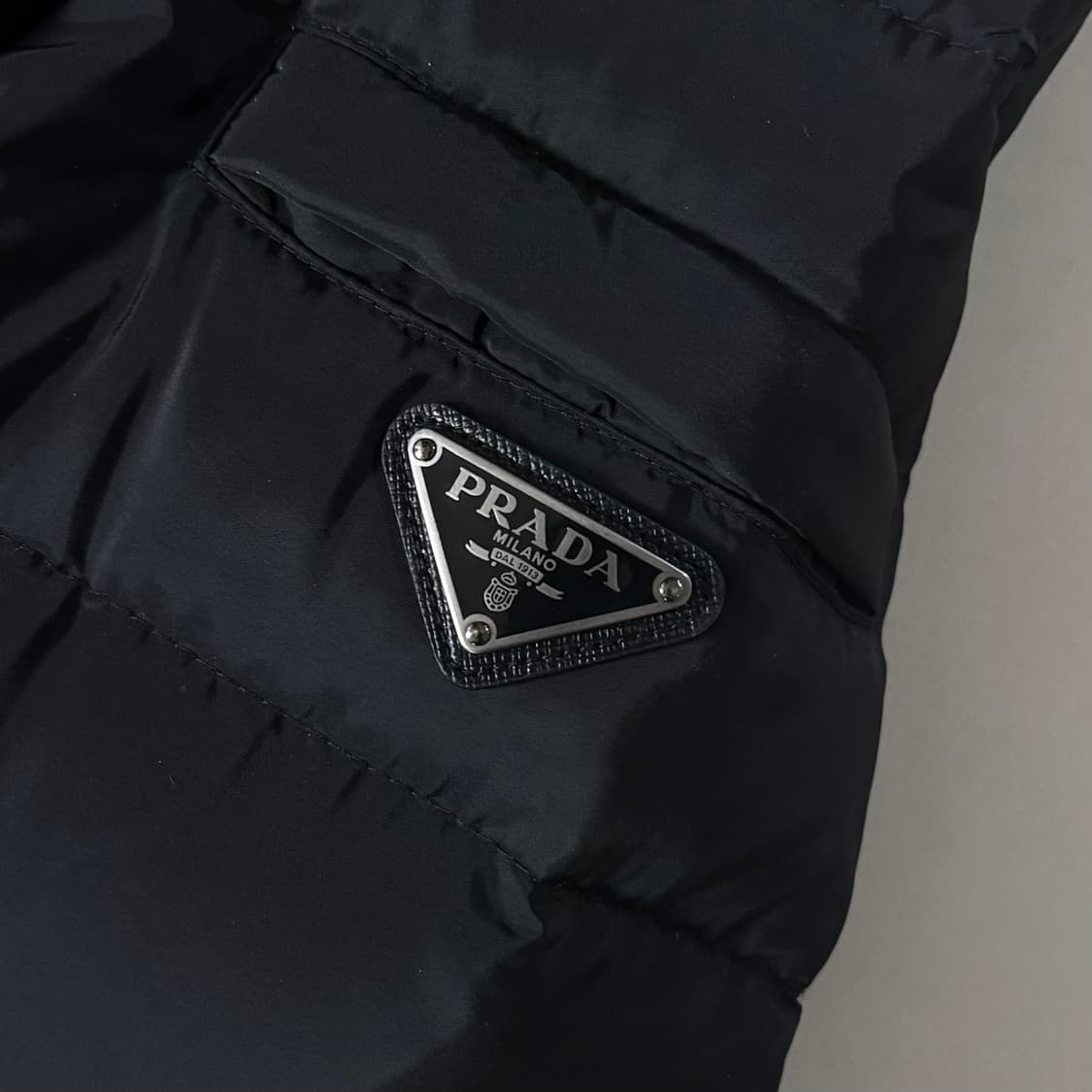 [46/당일출고]프라다 삼각로고 패딩 상품이미지3
