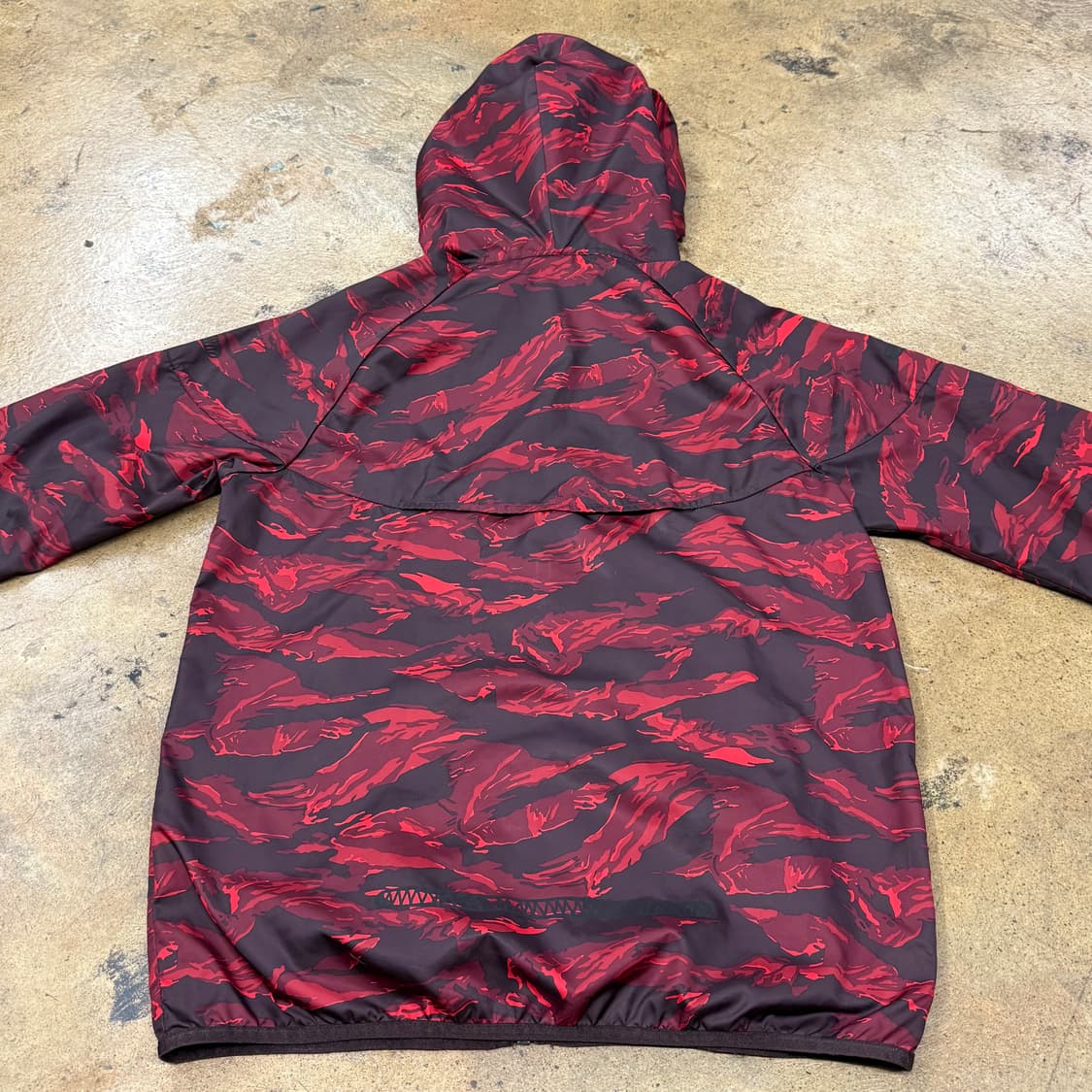 [정품/90] 나이키 레드 패턴 후드 바람막이 자켓 b18 상품이미지4