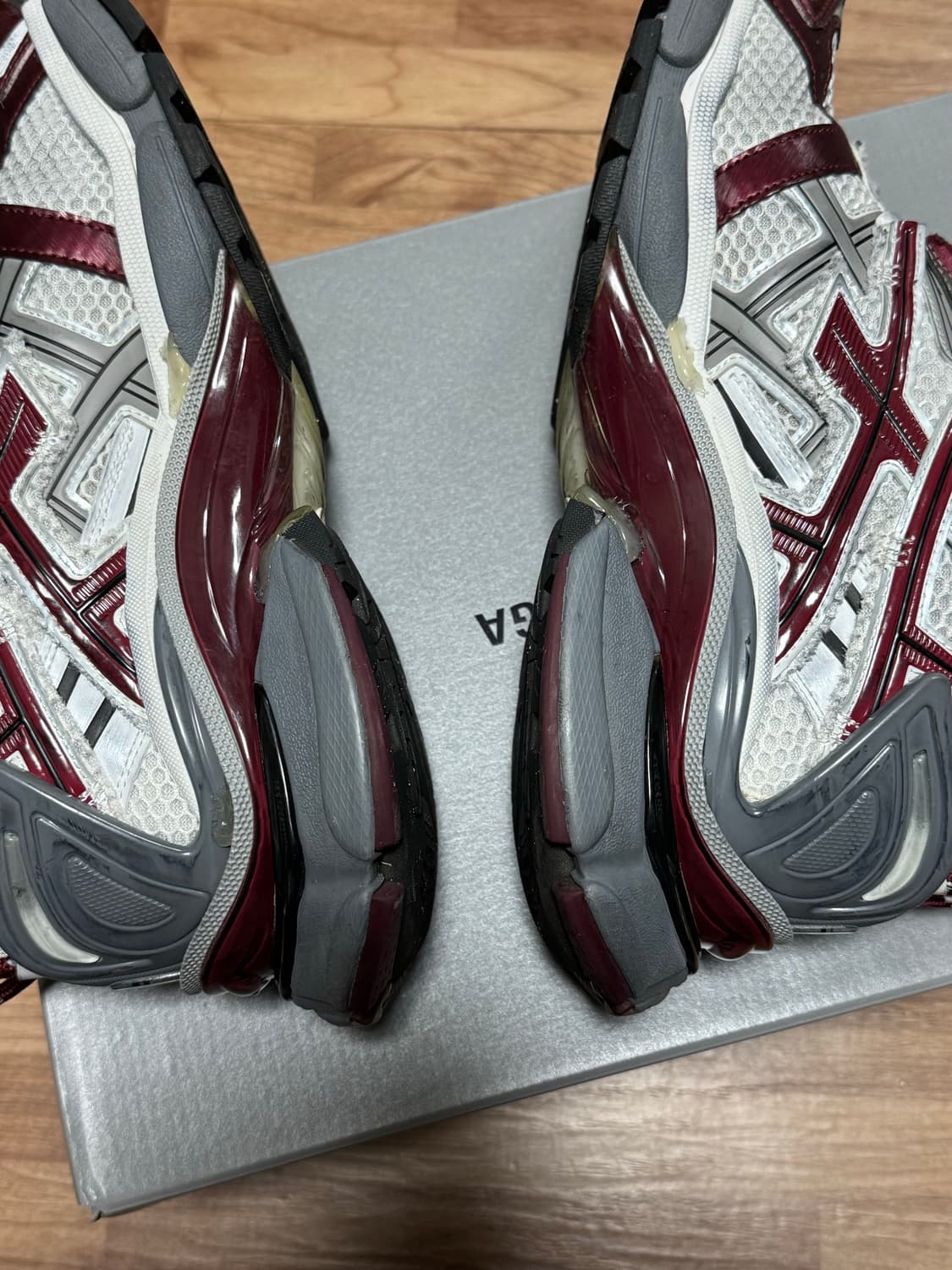 발렌시아가 뉴러너 버건디 42 상품이미지8