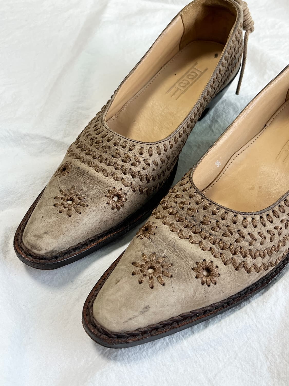 [36/245] 이세이미야케 HAAT 빈티지 펌프스 구두 상품이미지4