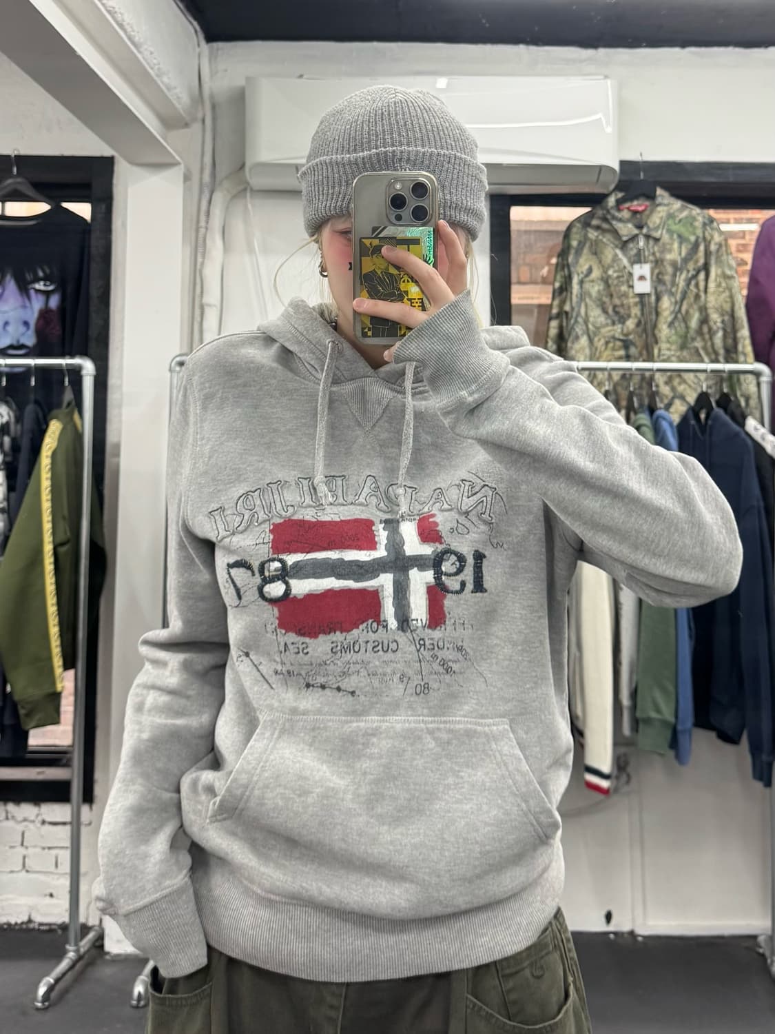 나파피리 빅로고 후드티 상품이미지2