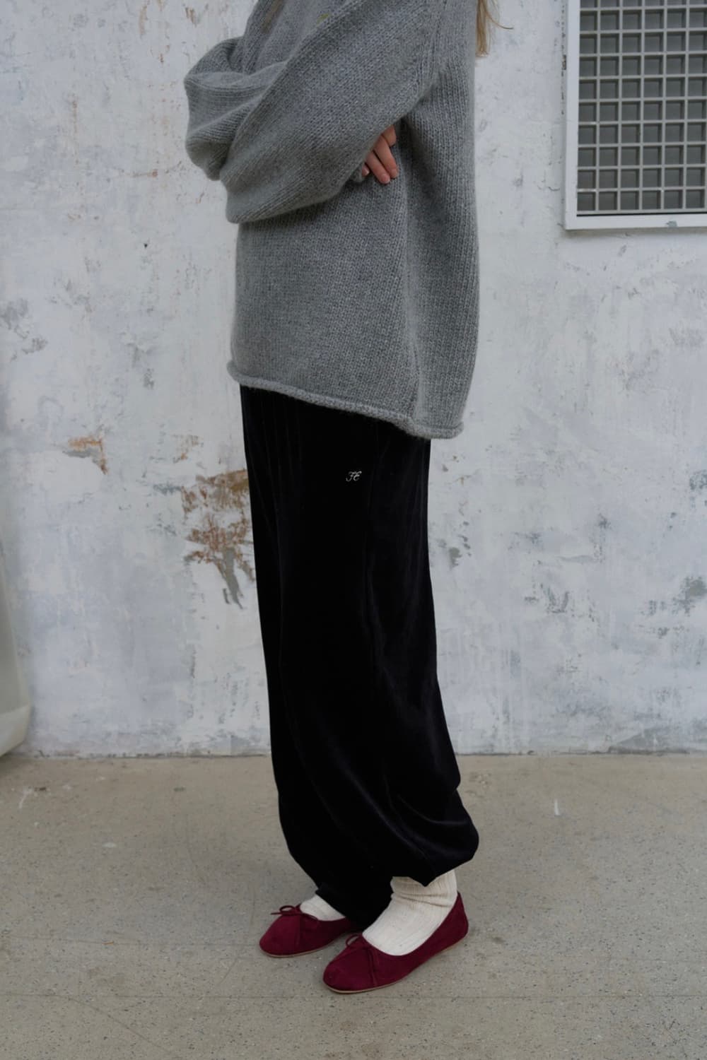 (새상품/택O) foeto 포에토 라운지 벨벳 팬츠 블랙 상품이미지2
