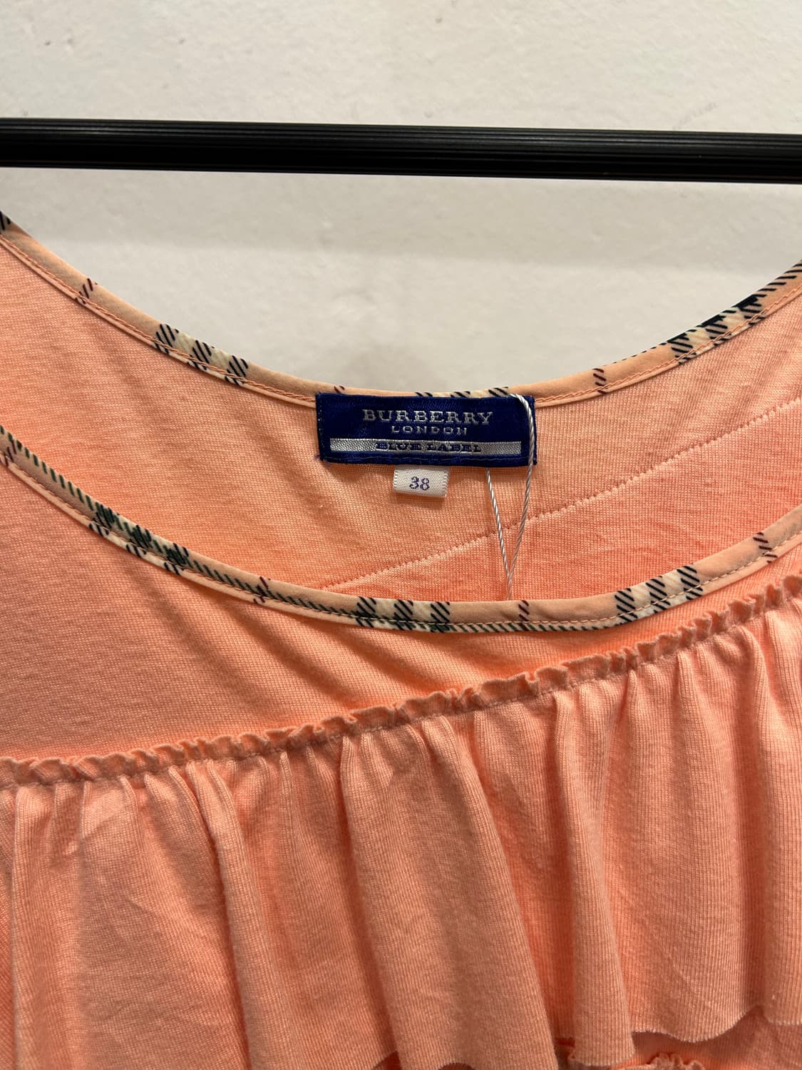 버버리 코랄핑크 프릴나시 상품이미지2