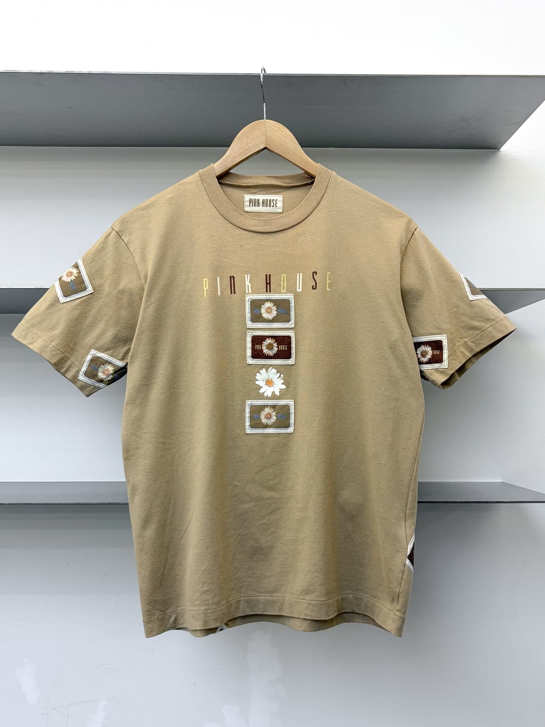 핑크 하우스 플라워 프린티드 티셔츠 상품이미지1