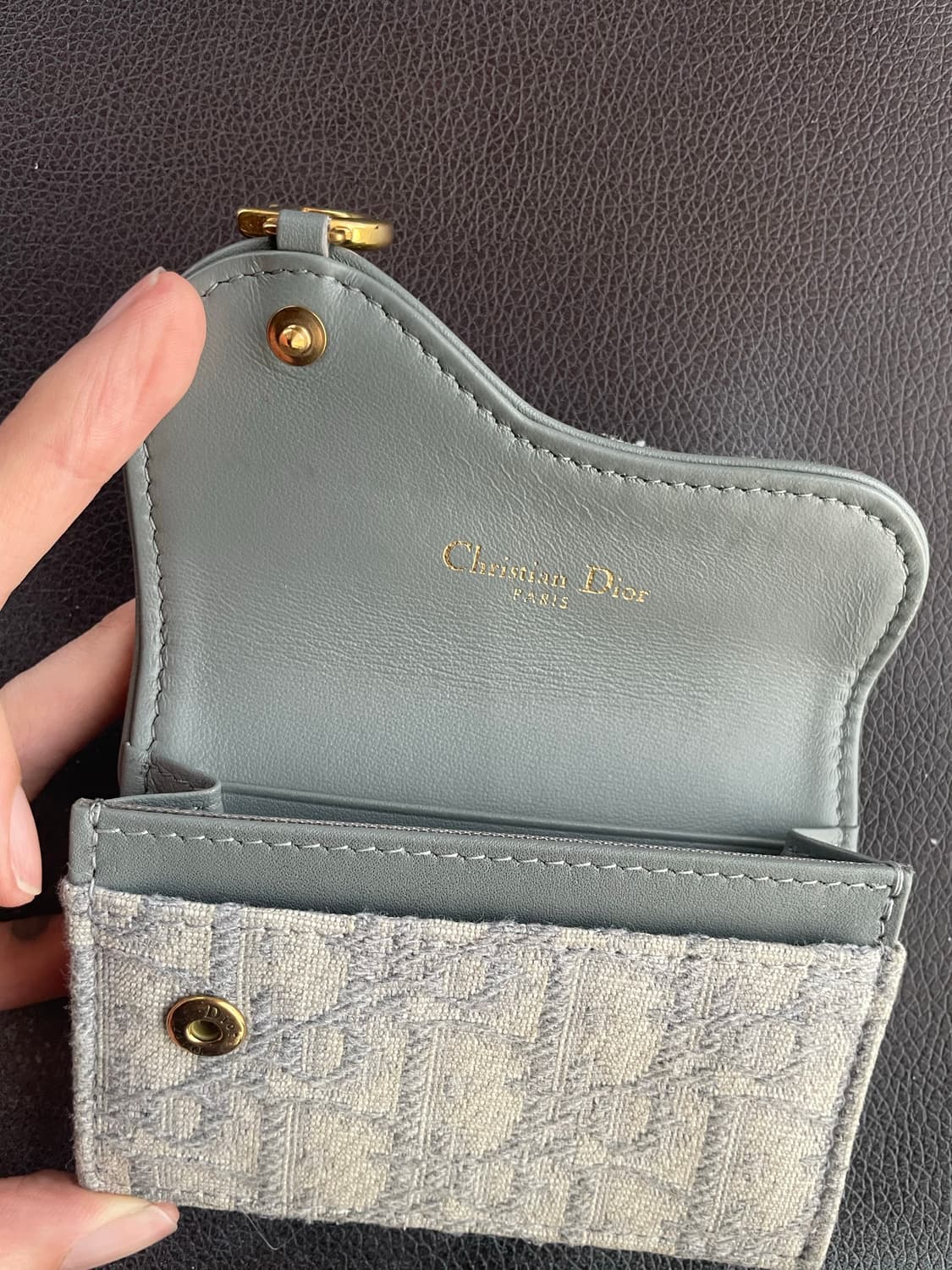 디올 오블리크 카드지갑 새들 라이트 그래이 상품이미지4