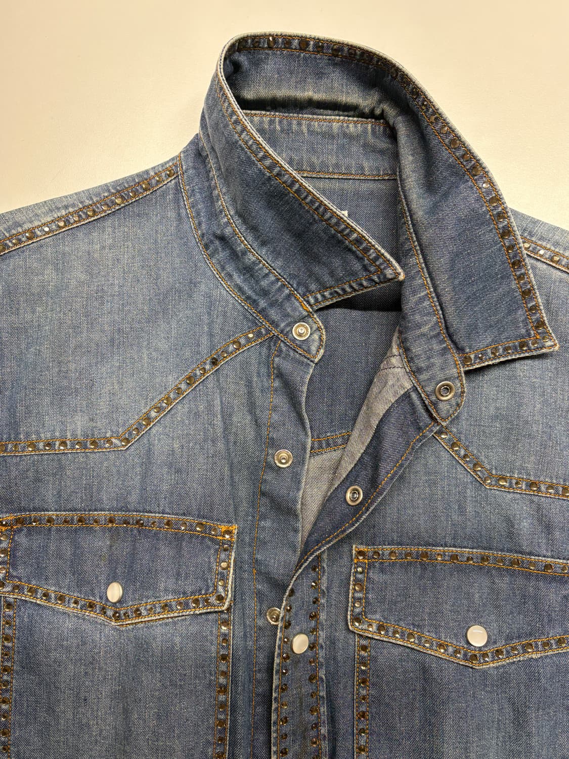 드리스반노튼 데님 웨스턴 셔츠 상품이미지7